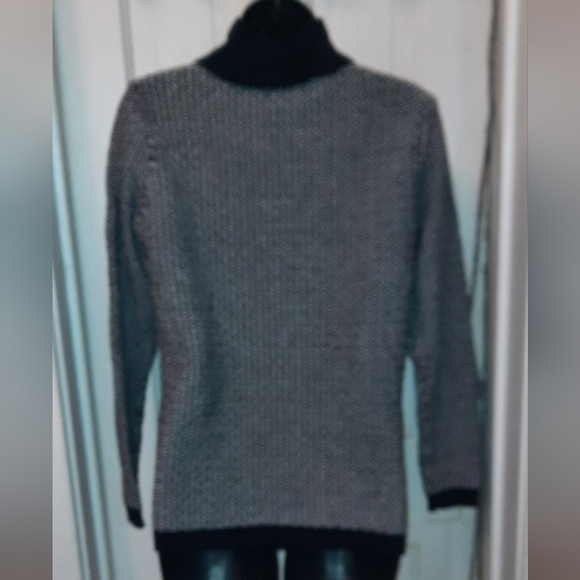 Karen Scott Black and White Knit Sweater - Picture 5 of 10